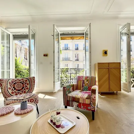 Parisian 2 Bedrooms Montorgueil 090 アパート パリ