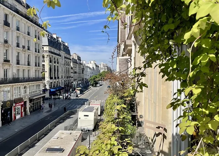 Parisian 2 Bedrooms Montorgueil 090 アパート パリ